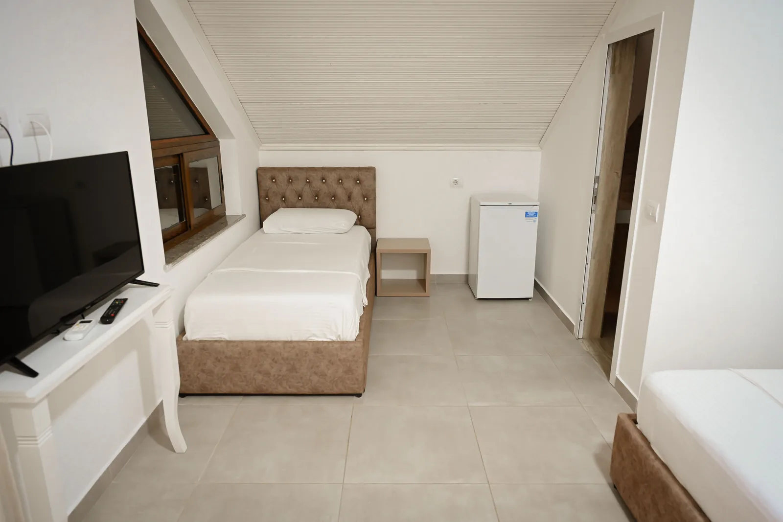 Dhomë Familjare 5 Personash