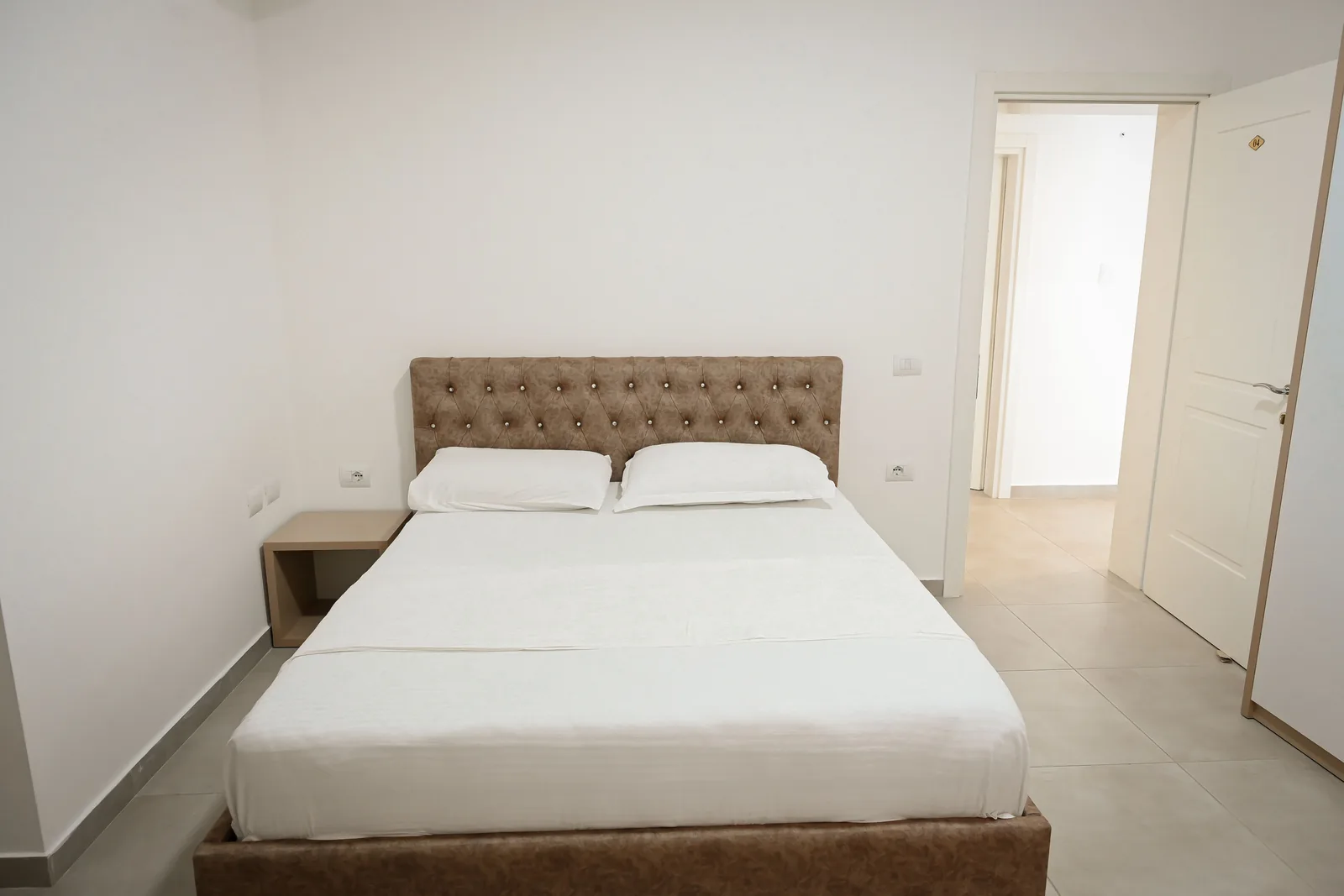 Dhomë Familjare 5 Personash