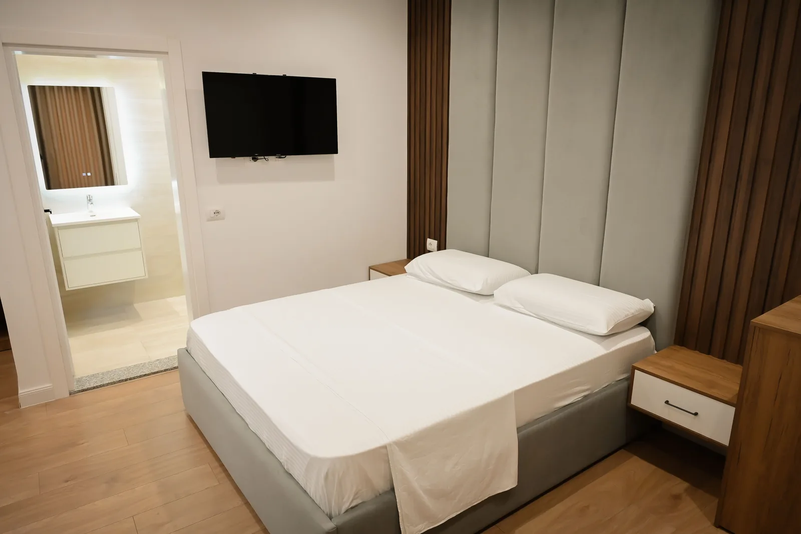 Dhomë Deluxe me Ballkon